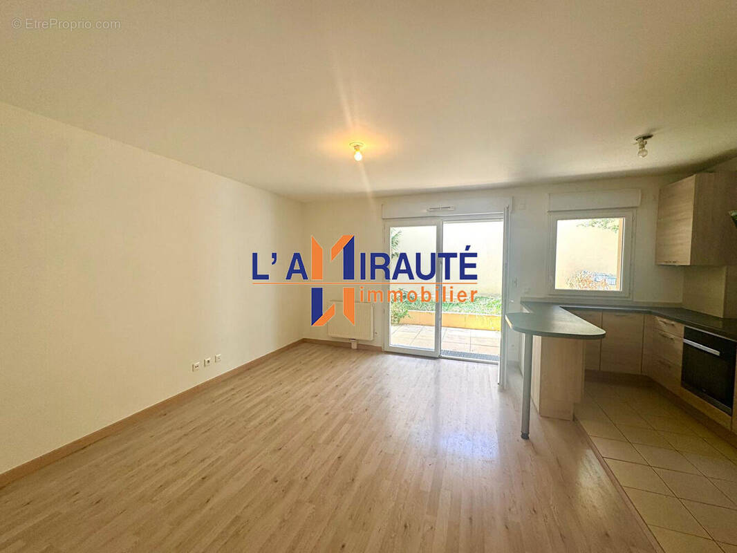 Appartement à LE MESNIL-LE-ROI