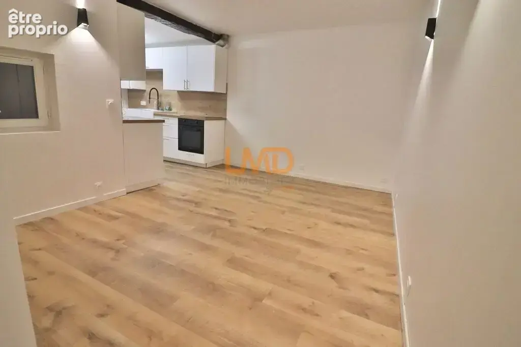 Saint Maximin – Maison de ville rénovée – Terrasse 27m2 – Garage - photo 6