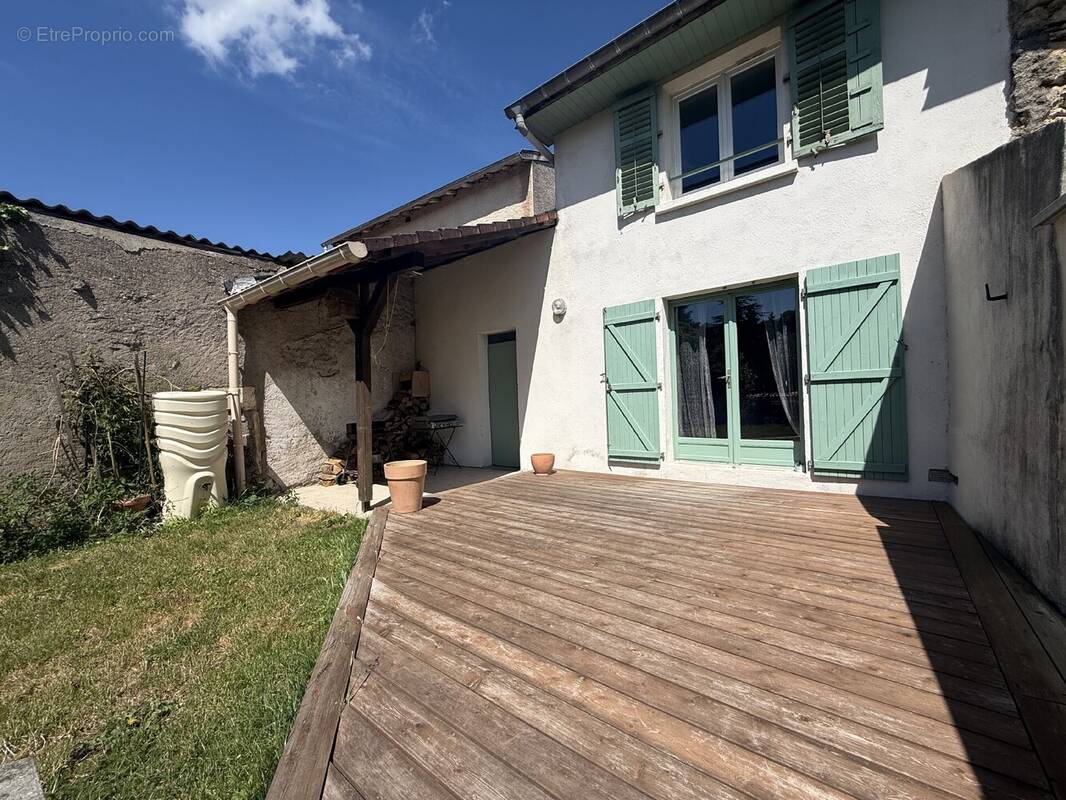 Maison à CHOLOY-MENILLOT