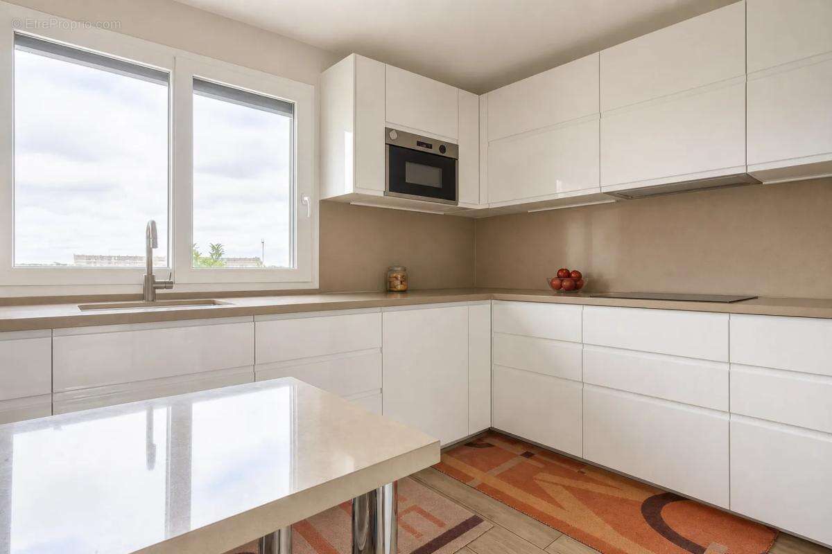 Maison spacieuse et rénovée à Romainville - photo 3
