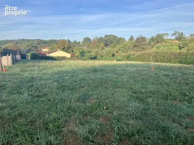 Terrain à vendre à Vitrac limitrophe de Sarlat la Caneda - photo 2