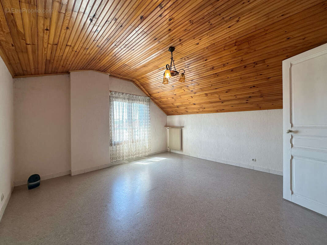 REIMS - Ensemble immobilier secteur AV. DE LAON / BLVD DES BELGES - photo 11