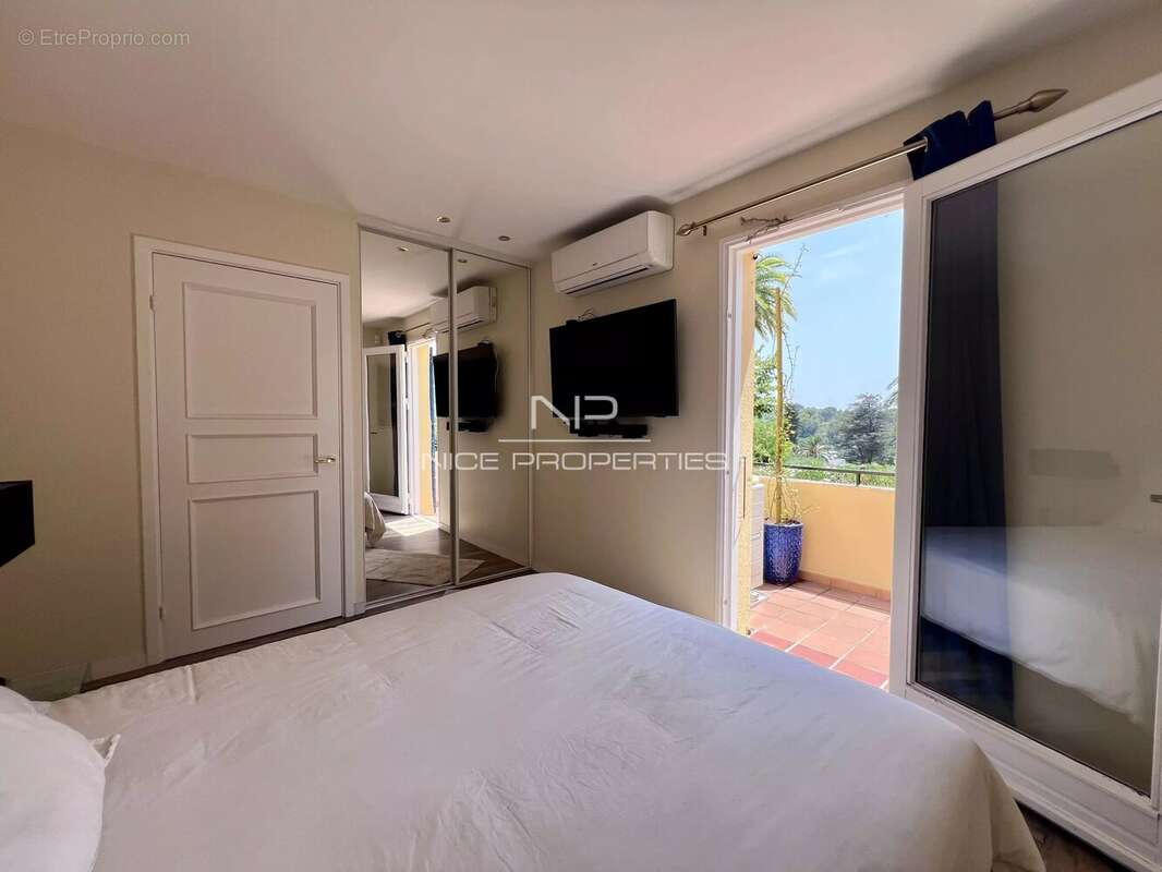 Charmante maison rénovée avec jardin, terrasse et piscine en résidence – Cannes La Bocca. - photo 13