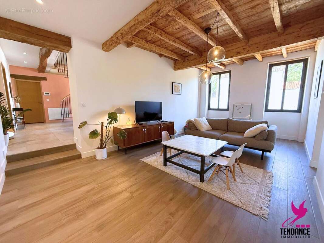 Maison à MONTAIGUT-SUR-SAVE