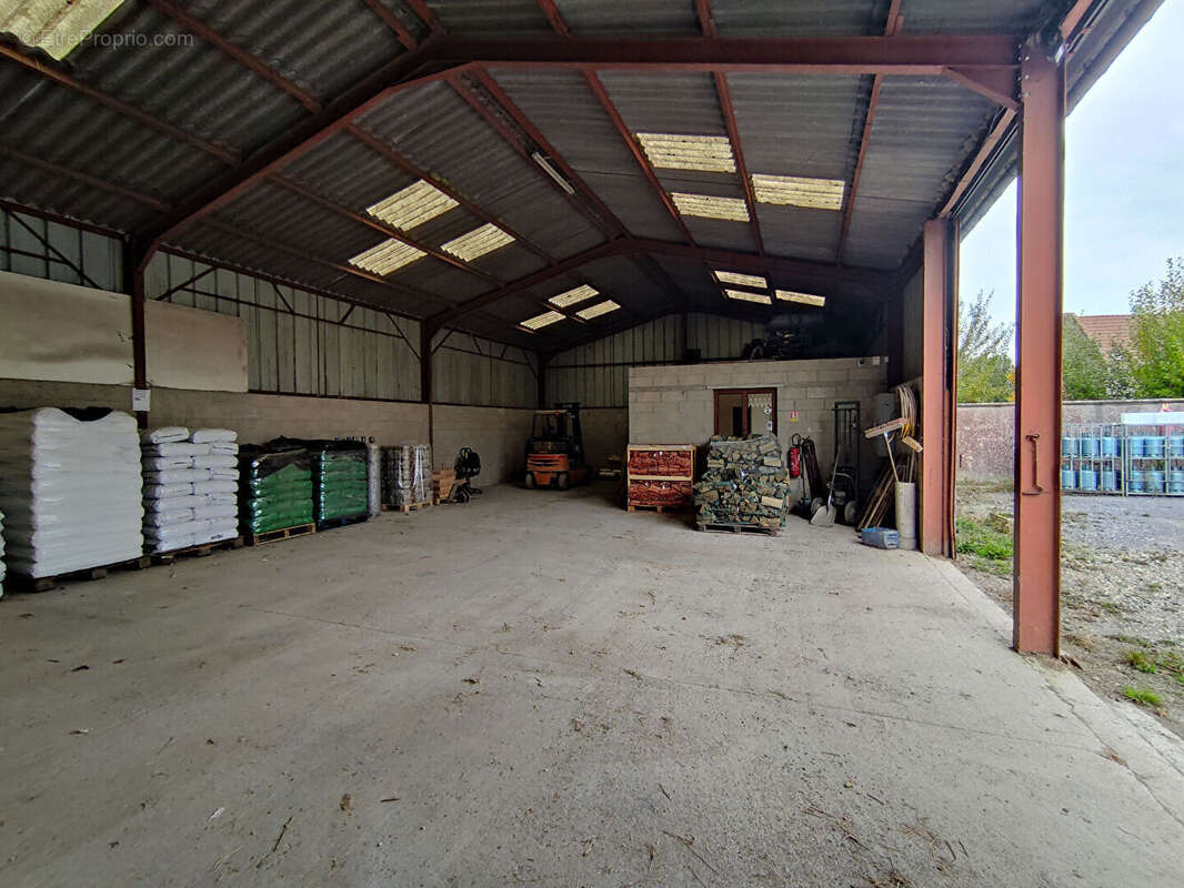 Commerce à SEBONCOURT