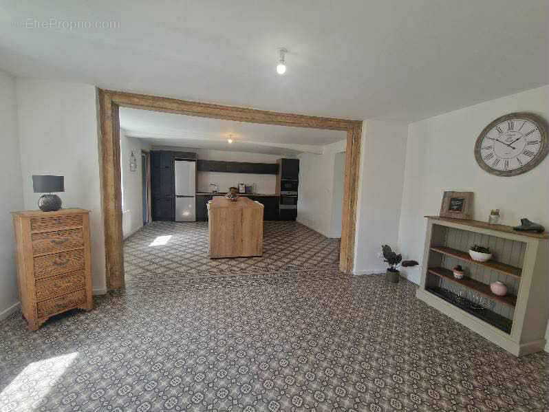 Maison à MONT-SAINT-ELOI