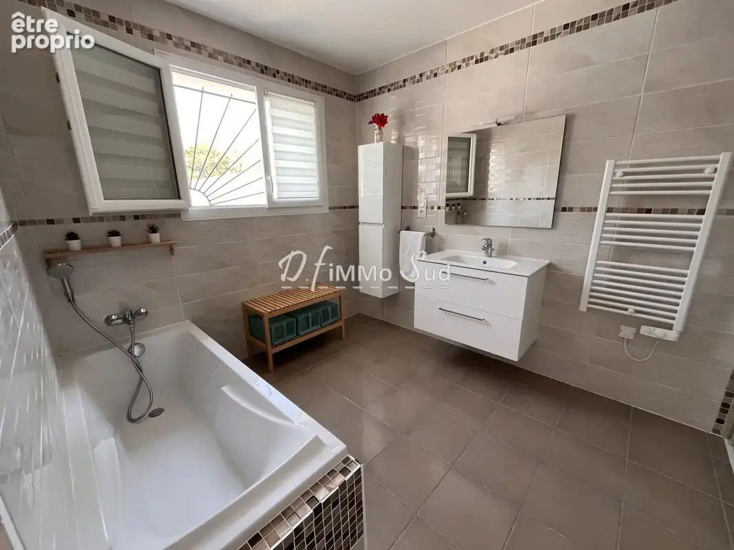 Maison Plain-Pied T4 avec garage, extérieur et piscine - photo 14
