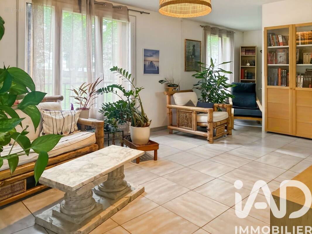 Photo 1 - Appartement à BRIE-COMTE-ROBERT