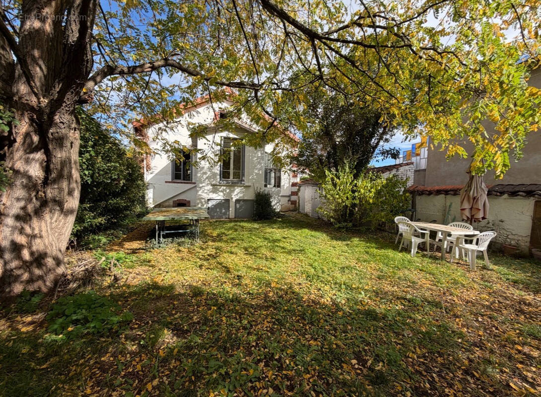 Maison à SAINT-JUST-SAINT-RAMBERT