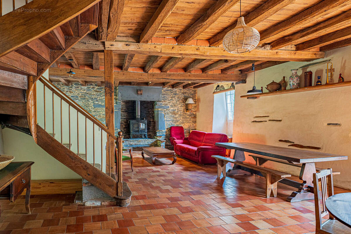 Maison à CONQUEREUIL