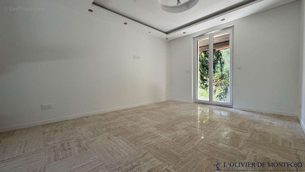 Maison à LE PERRAY-EN-YVELINES