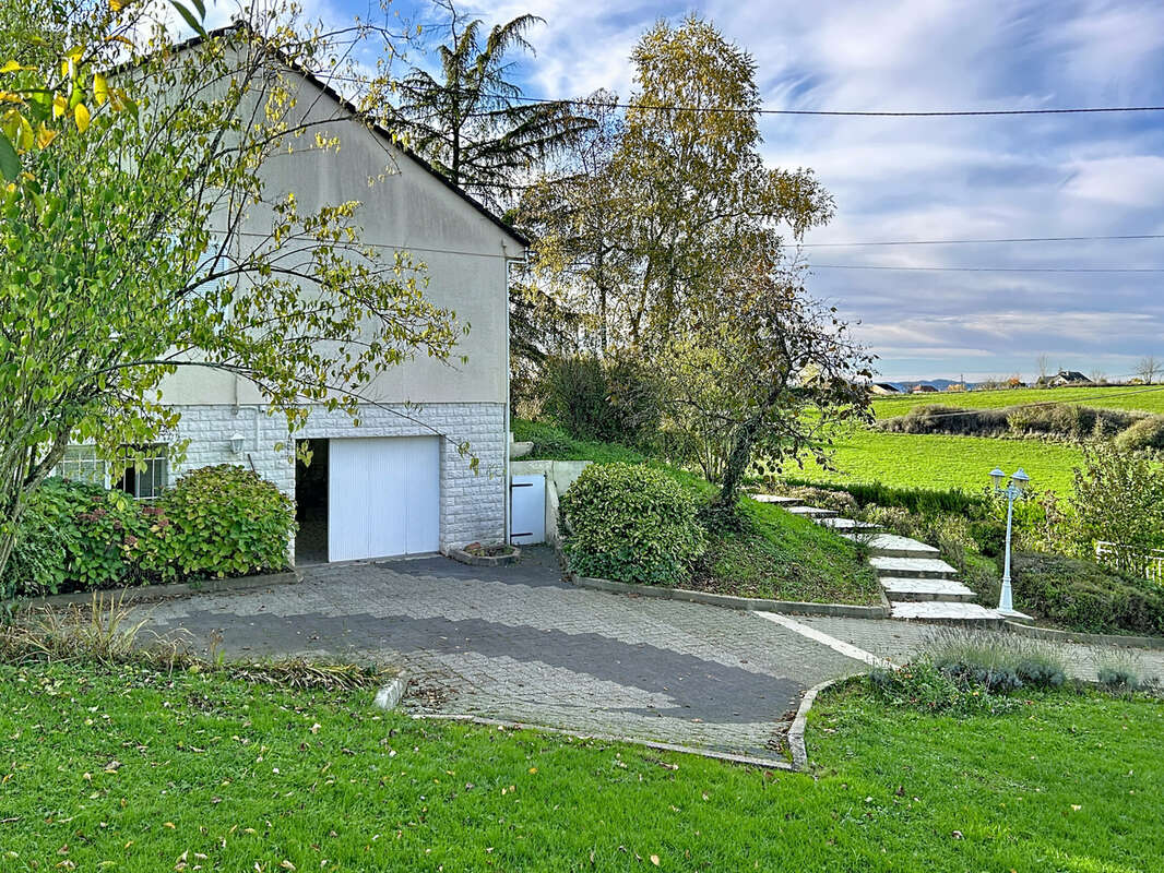 Maison à LISSAC-SUR-COUZE