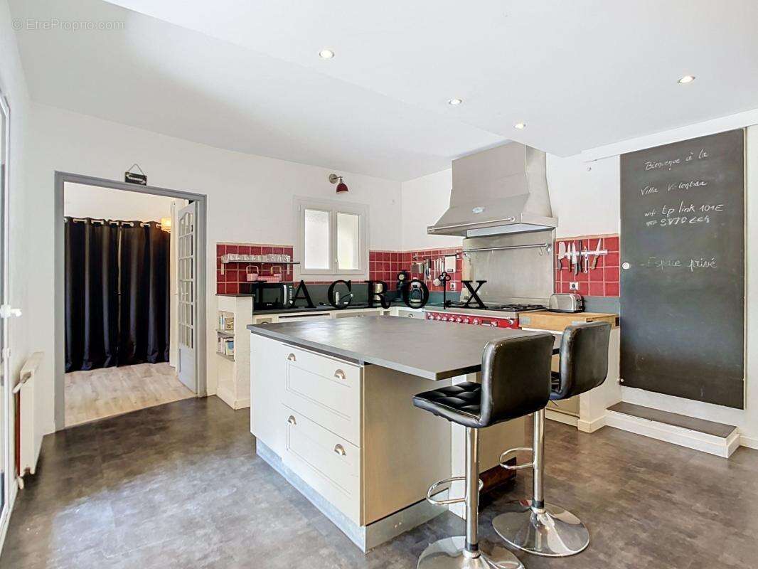 Maison 197 m² à Althen-Des-Paluds  - photo 12