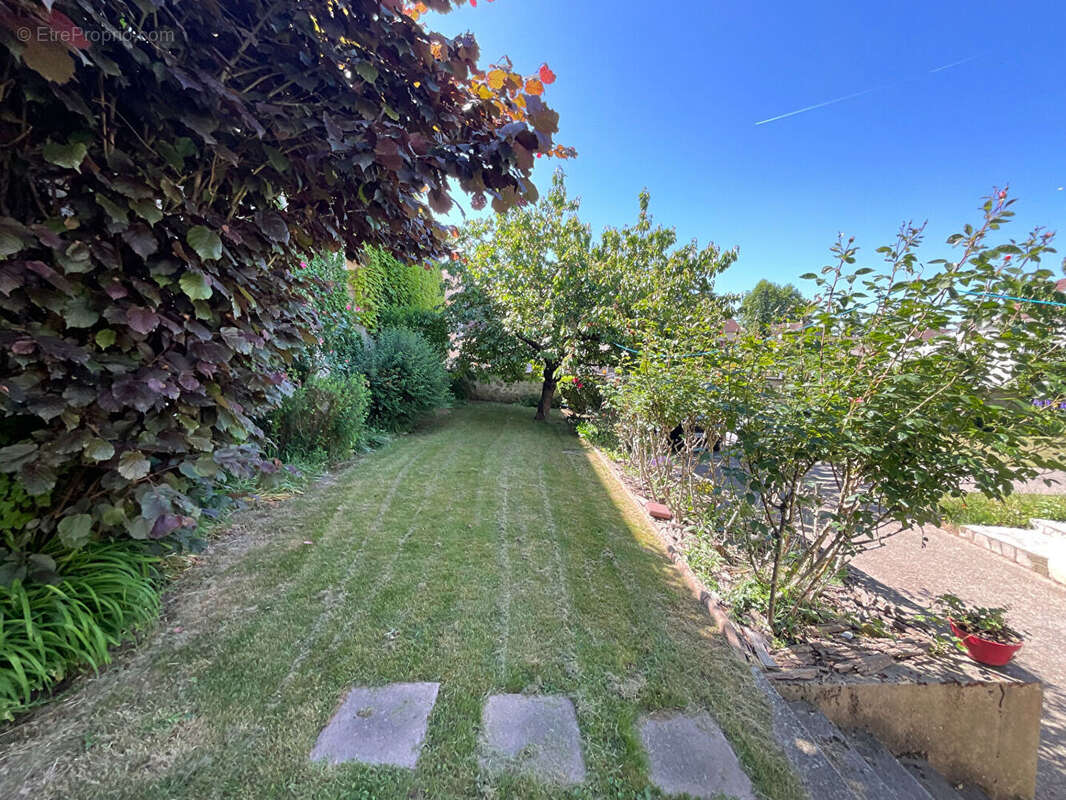 Maison à COURDIMANCHE