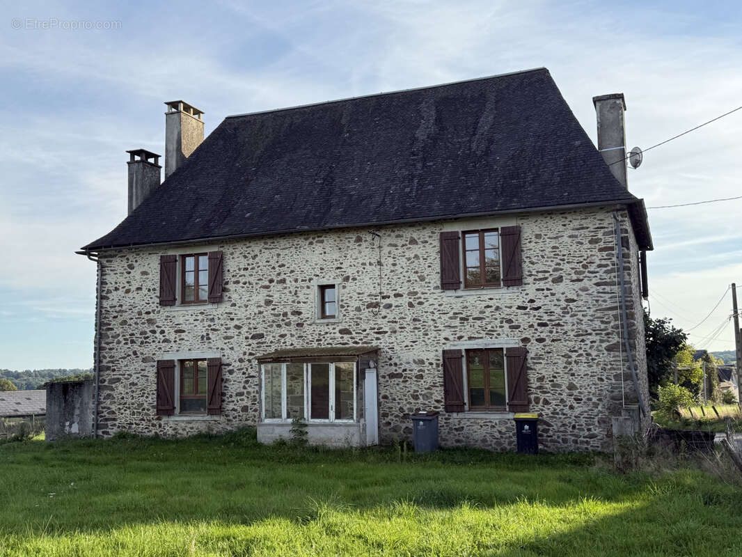 Maison à PERPEZAC-LE-NOIR