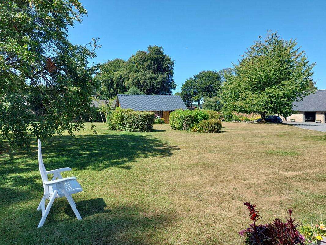 Ancien corp de ferme  7150 m² - photo 2