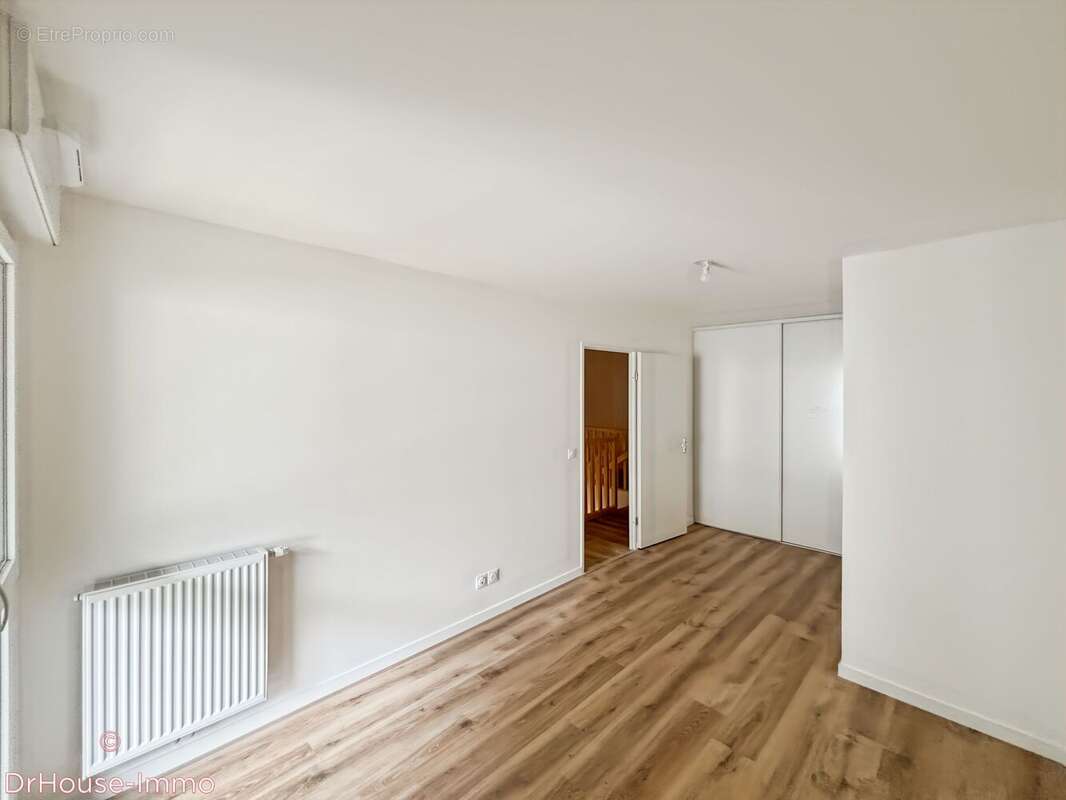 Appartement 65 m² à Merignac  - photo 15