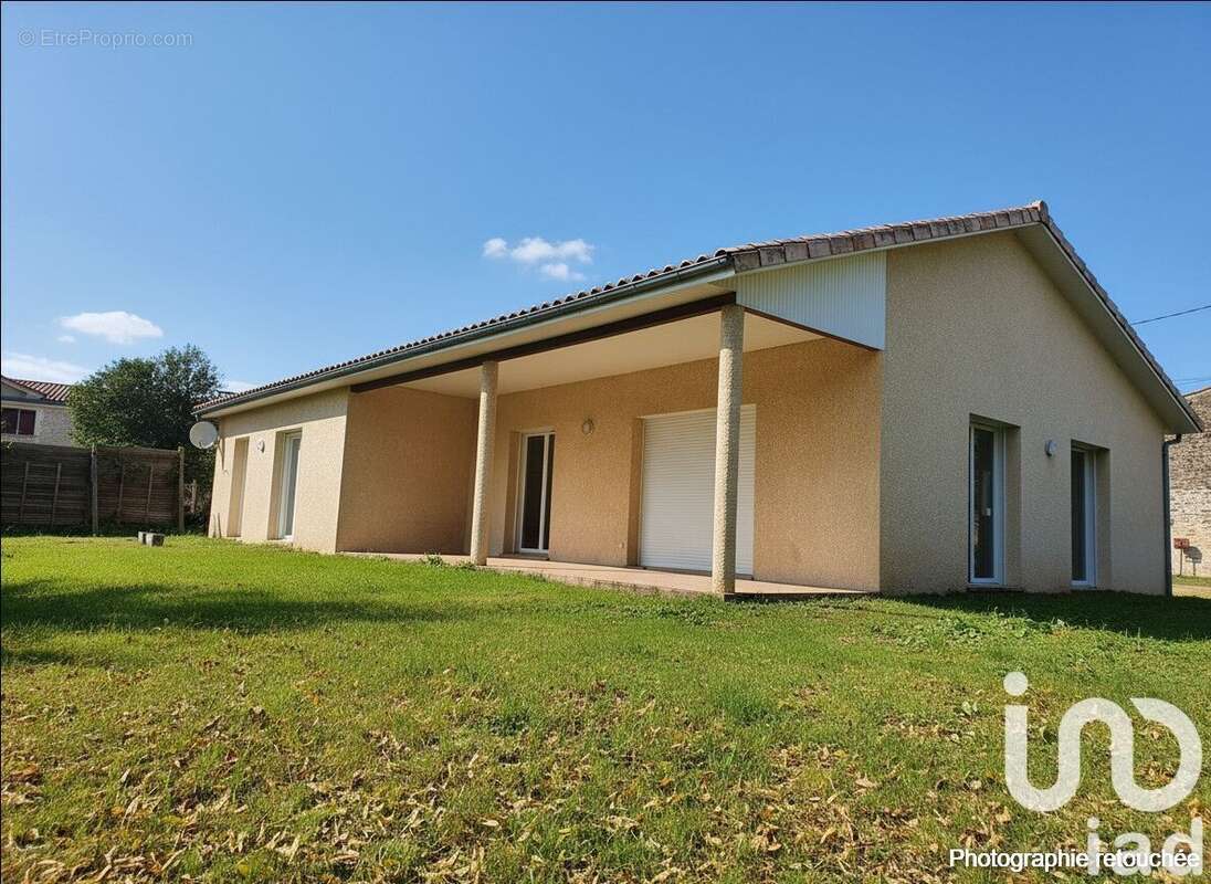 Photo 2 - Maison à LA CLISSE