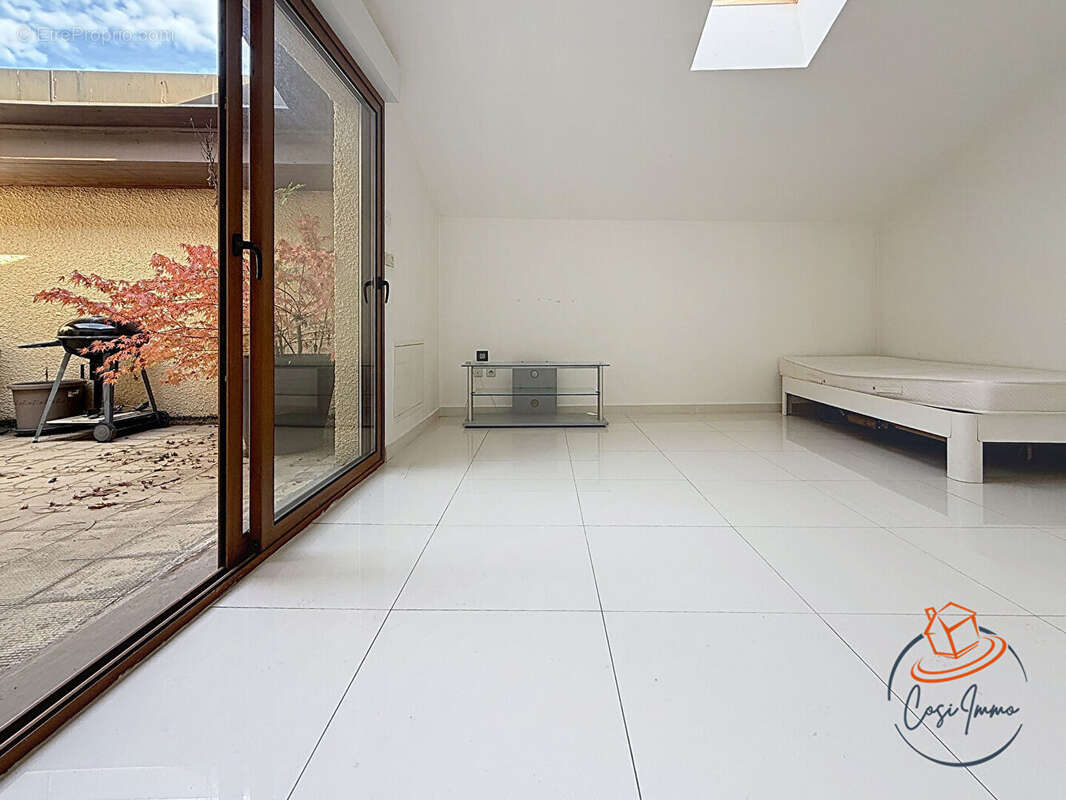 Appartement à SAINT-GENIS-POUILLY