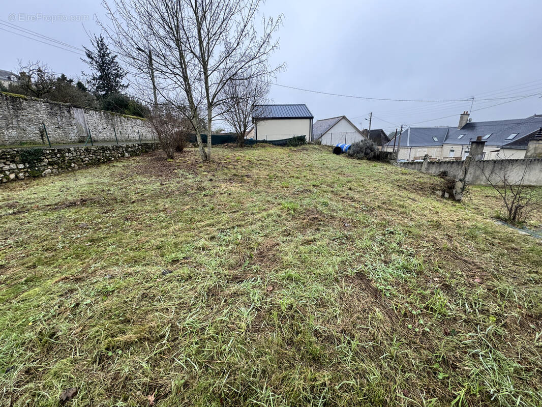 Terrain à PARIGNE-L'EVEQUE