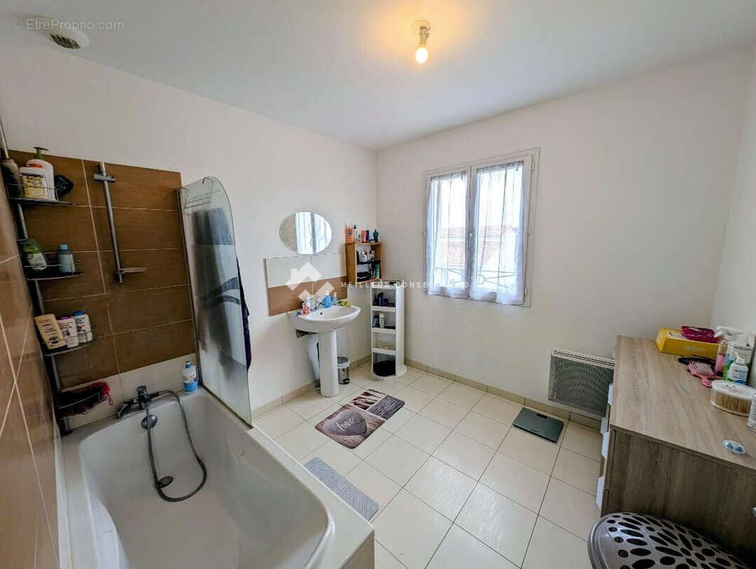 Maison 105 m² à Montamise  - photo 4