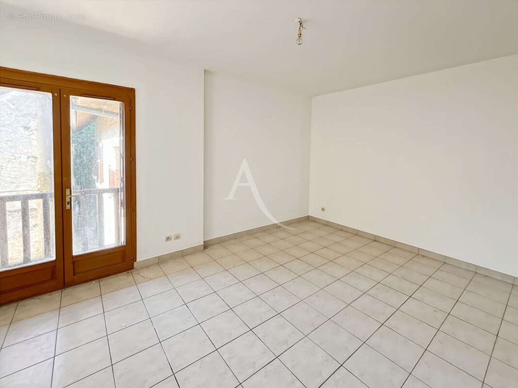 Appartement à VAUX-SUR-SEINE