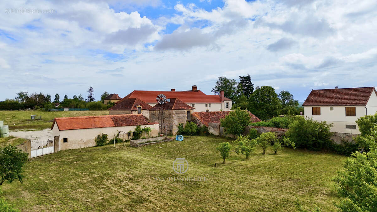 Maison à PARAY-LE-MONIAL