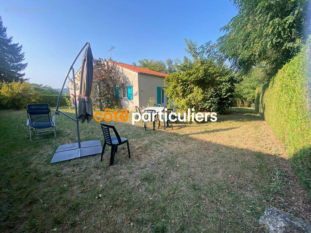 Maison à LES HERBIERS