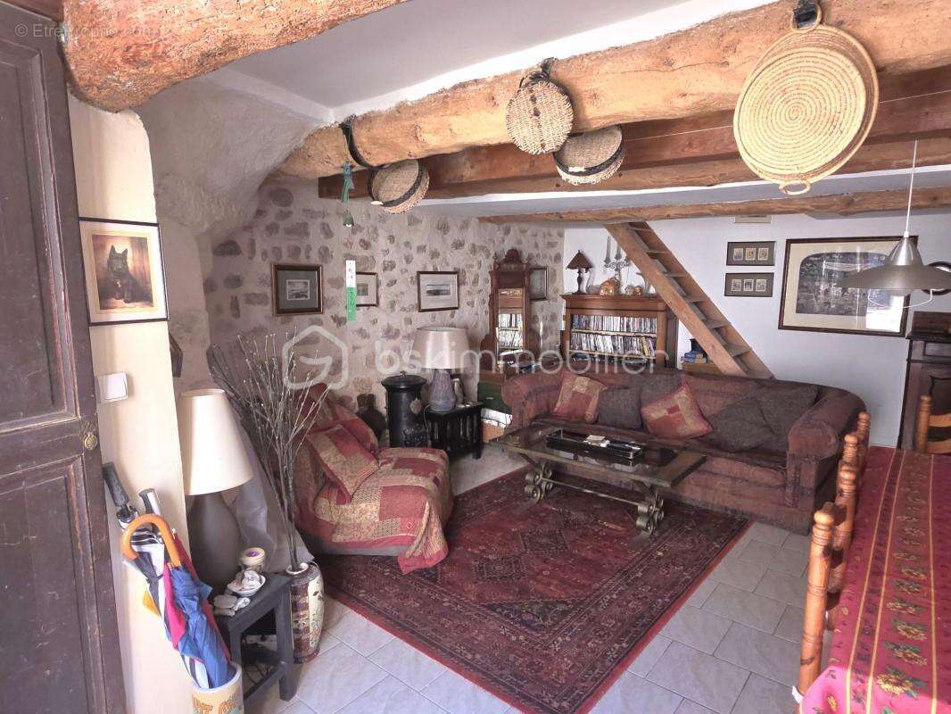 Maison à POMEROLS