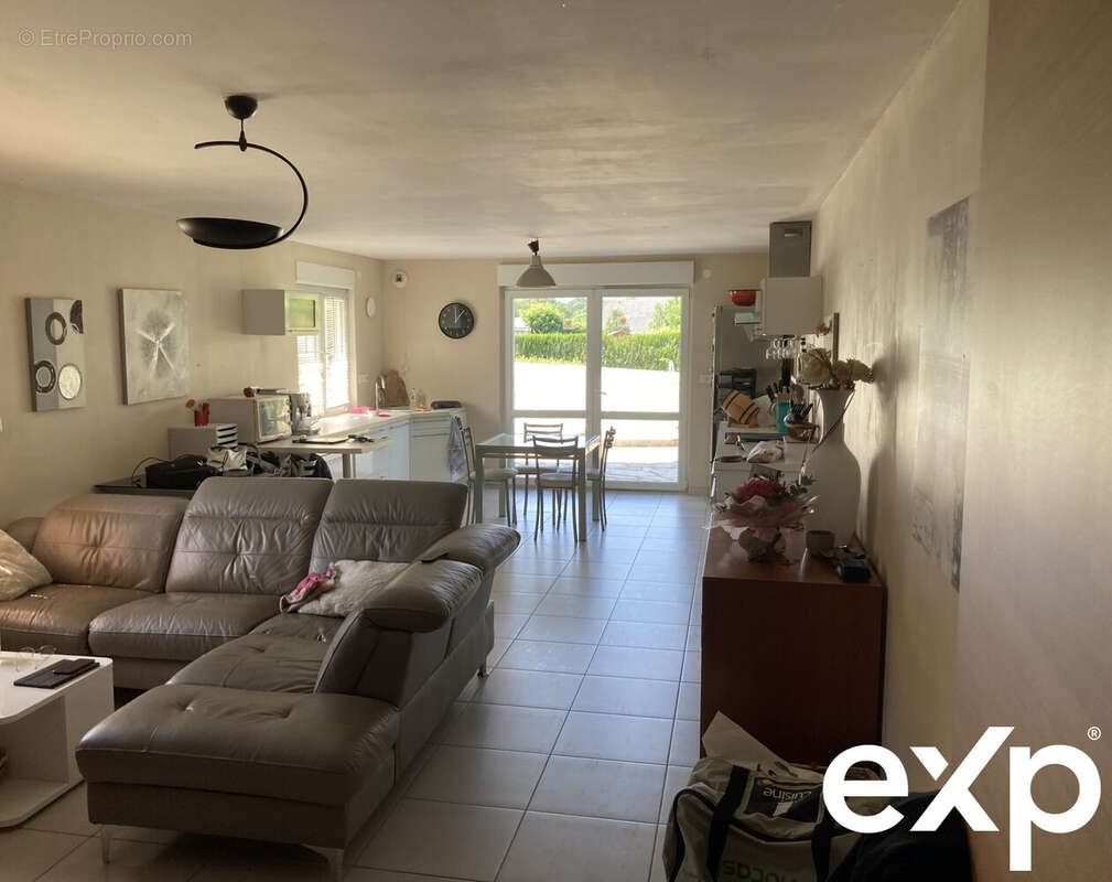 Maison à CHAVANNES-SUR-L'ETANG