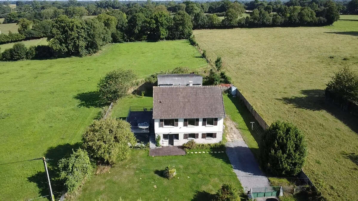 Maison à SAINT-JEAN-DES-CHAMPS