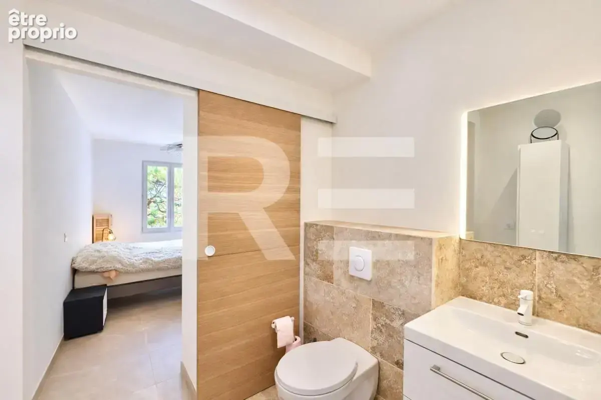 Maison plain pied 135 m2 4 chambres avec piscine et garage 55m2 sur terrain 3000m2 - photo 7