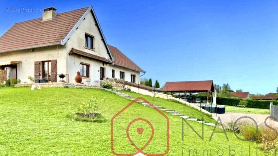 Maison 8 pièces 186 m² · à Bantanges · 186 m² · 249 000 €