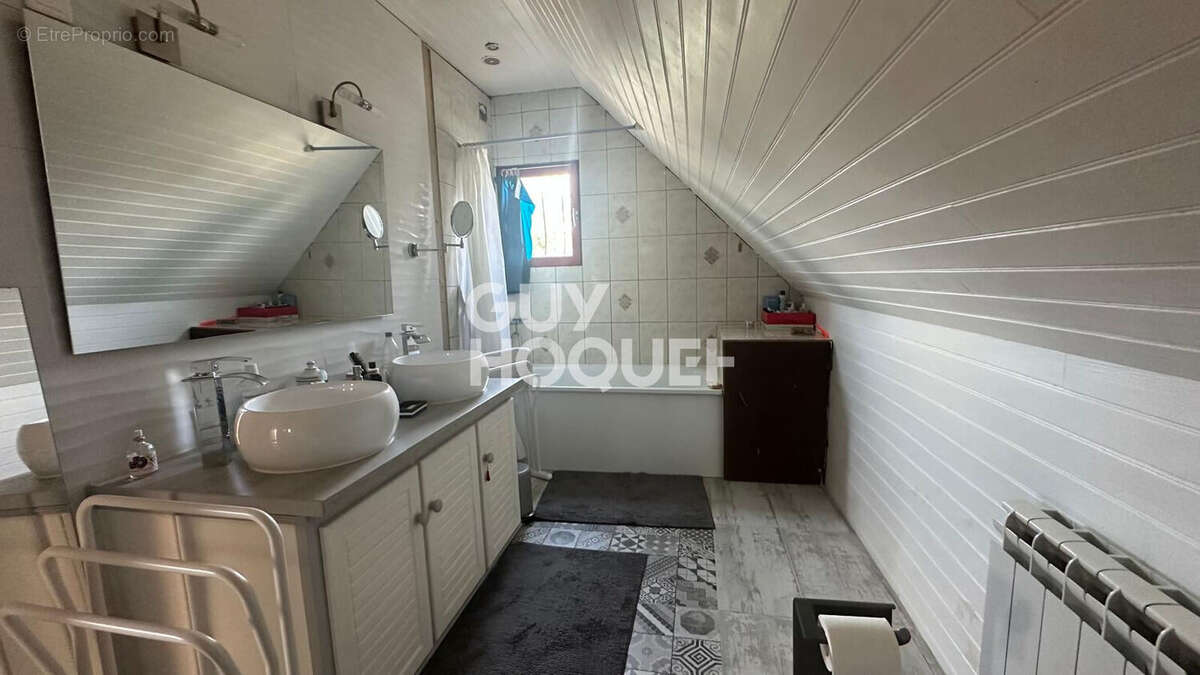 Maison à SAINT-MARTIN-LA-GARENNE