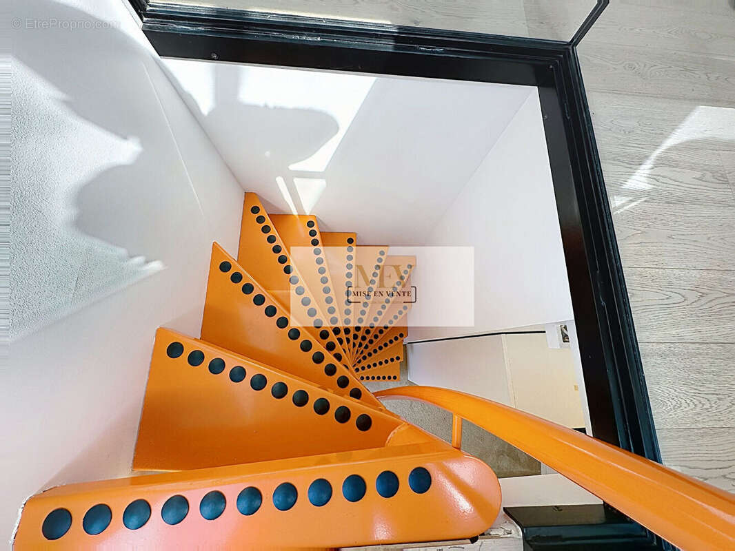 Maison de charme rénovée et agrandie 120 m² - prestations haut de gamme - terrain 293 m² - photo 6