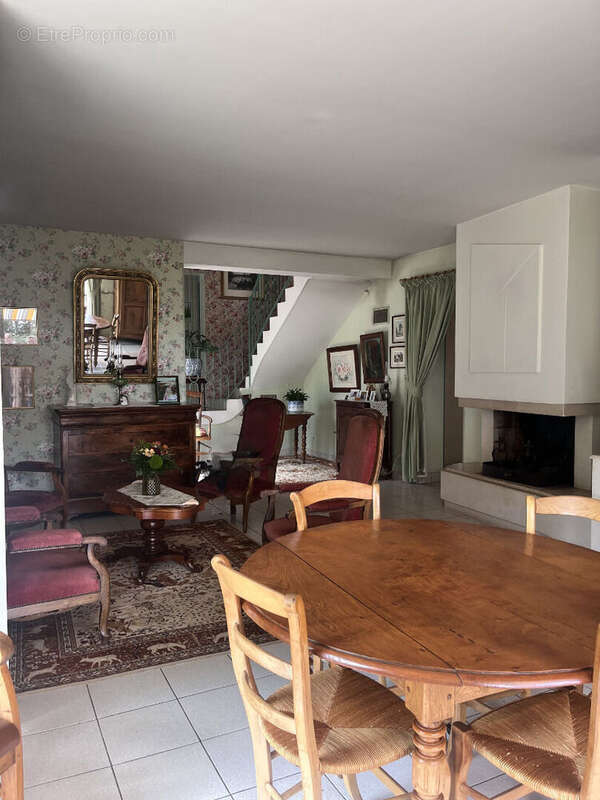 Maison à SAINTE-OUENNE