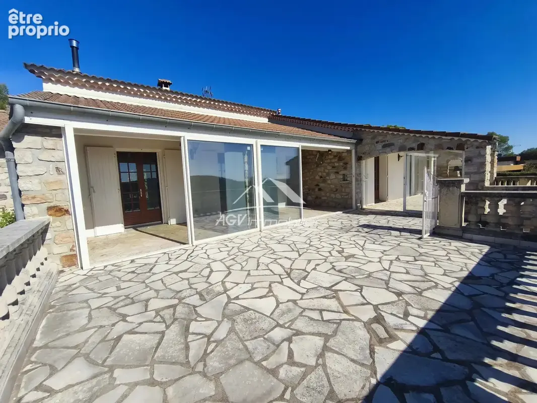 Rousson, propriété avec piscine, vue dégagée, vaste terrain clos de 4208 m², 150 m² habitable, 190 m² d'annexes - photo 6
