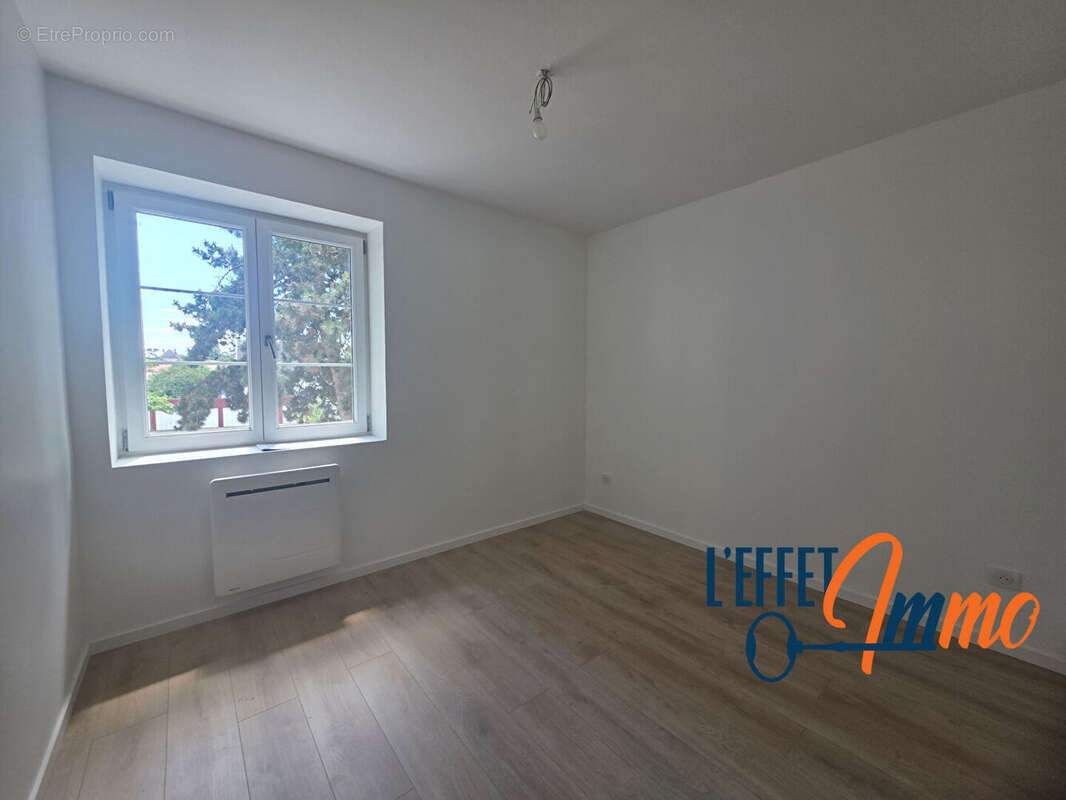 À vendre à Cernay ? Grand F3 entièrement rénové avec garage et cave - photo 3