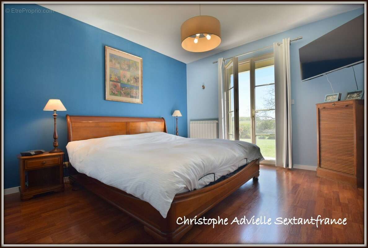 Belle contemporaine, 4 chambres, 2 salles d'eau, double garage, piscine sur 5118 M2 - photo 9