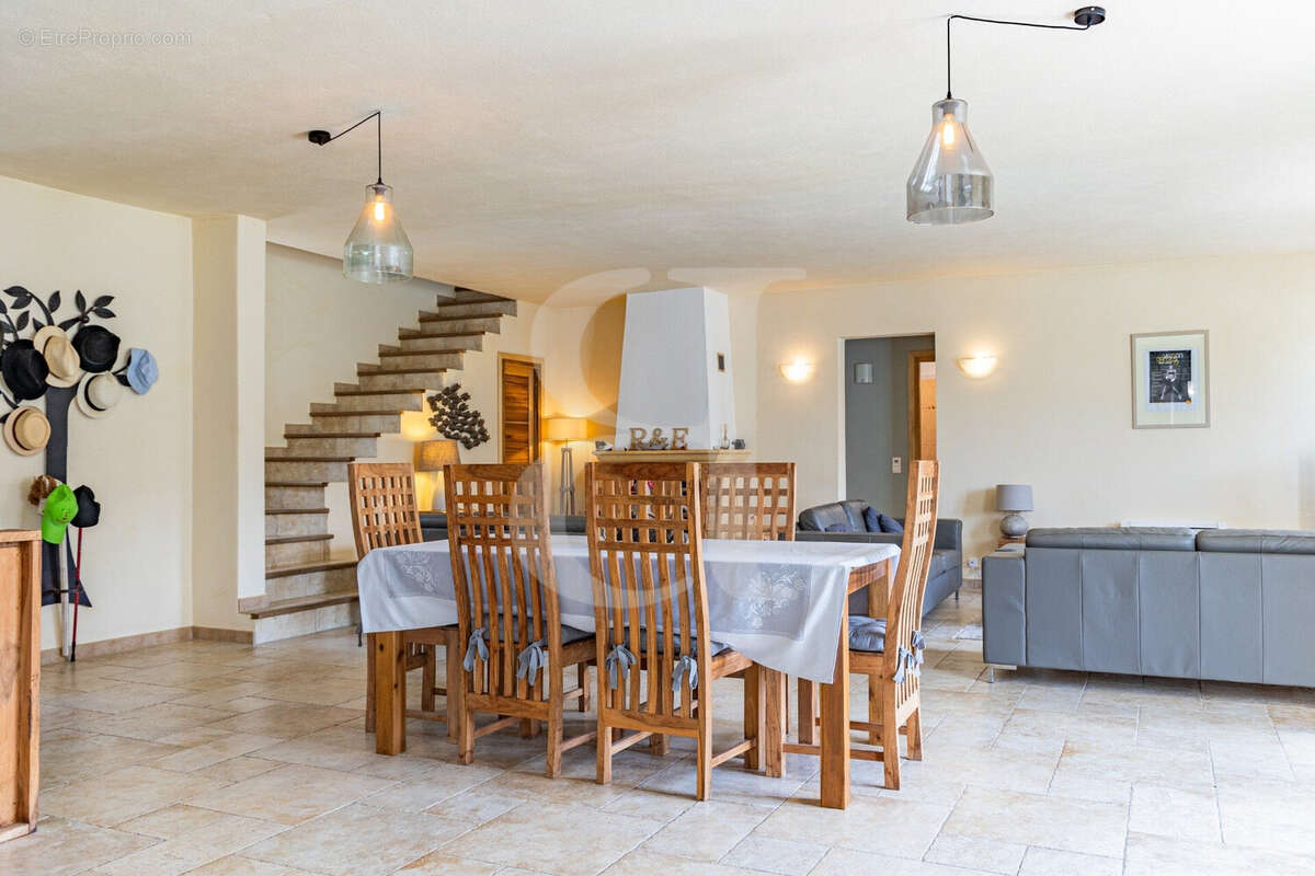 Maison à VAISON-LA-ROMAINE