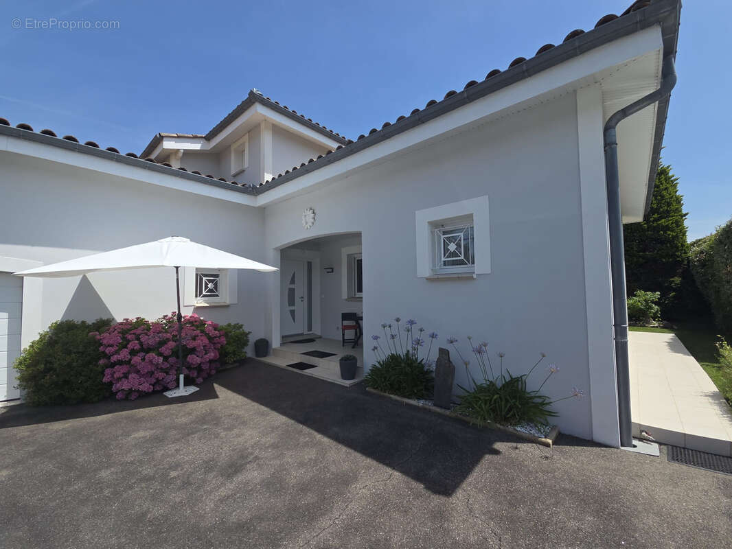 Maison à CASTELGINEST
