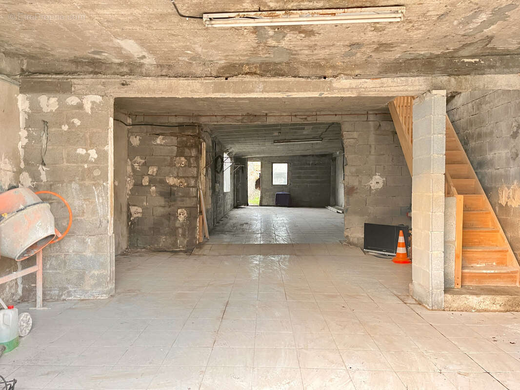 Parking à BOUGUENAIS