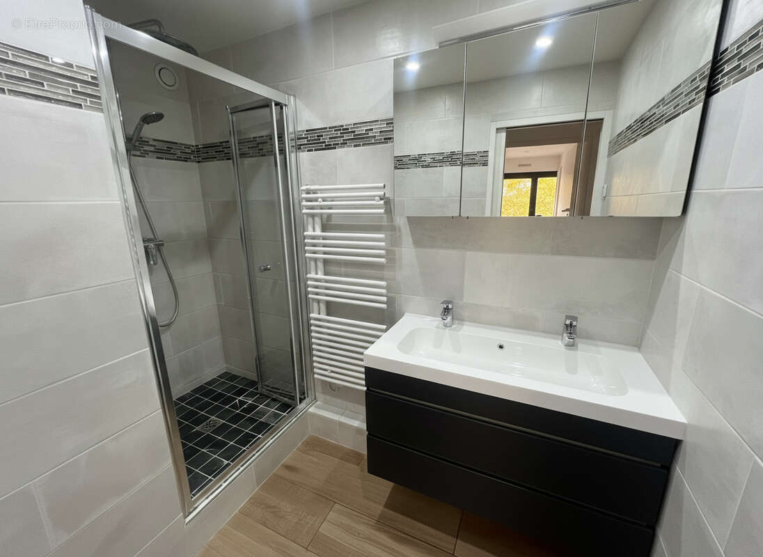 Appartement à SARTROUVILLE