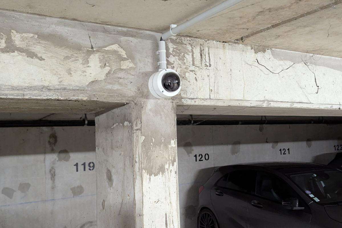 Parking à CARRIERES-SOUS-POISSY