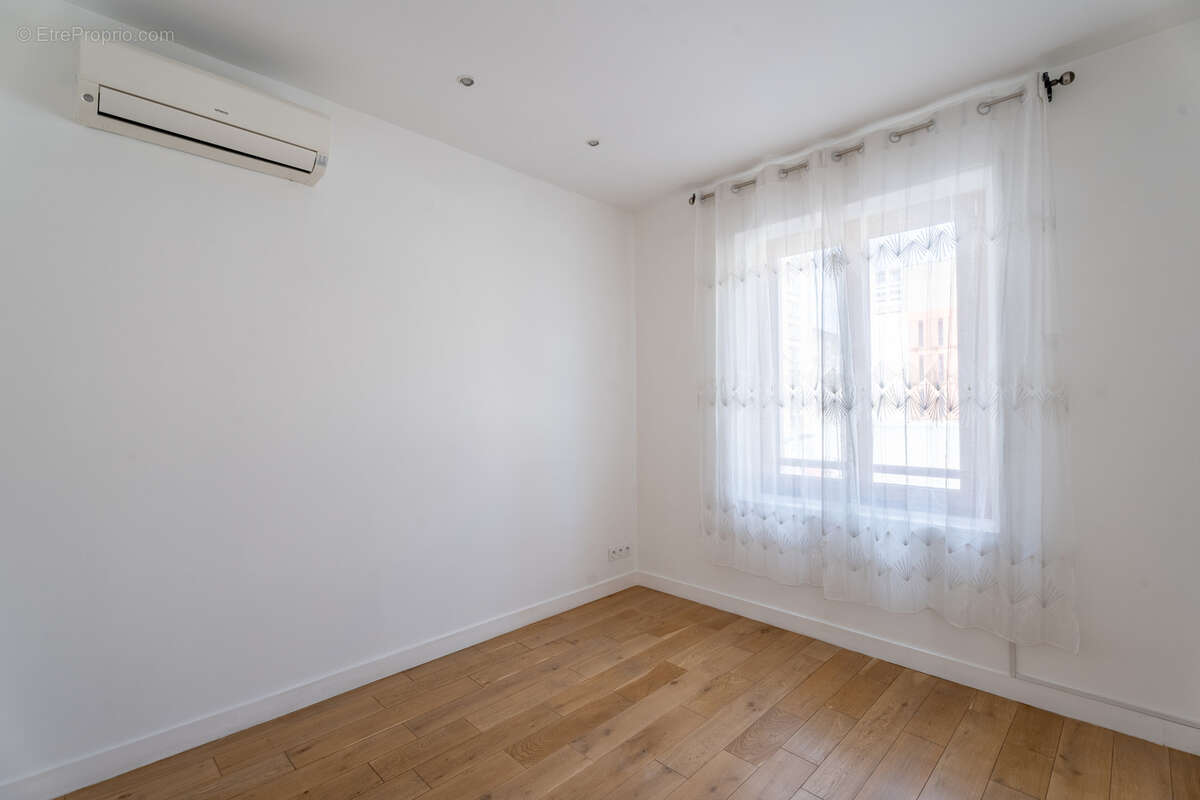 Appartement à MARSEILLE-2E