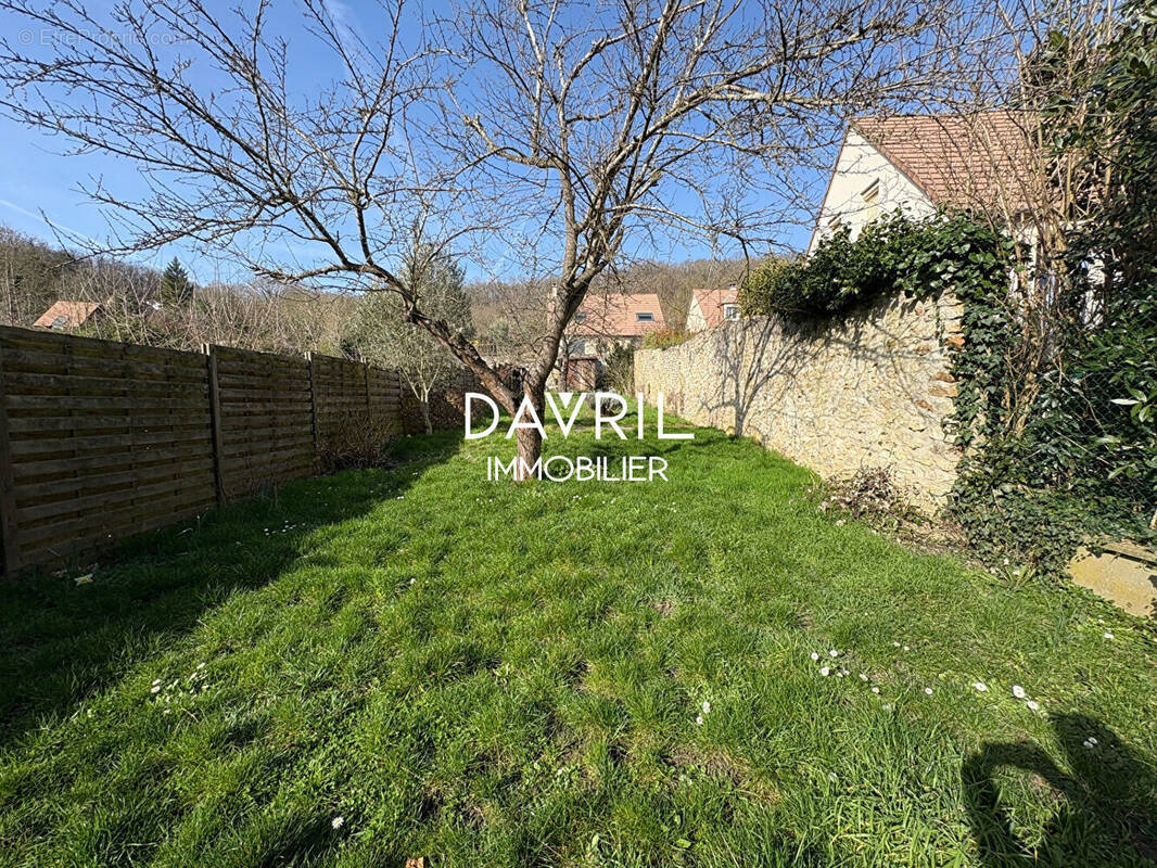 Maison à CHANTELOUP-LES-VIGNES