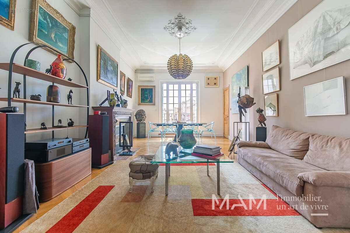 Appartement à MARSEILLE-6E