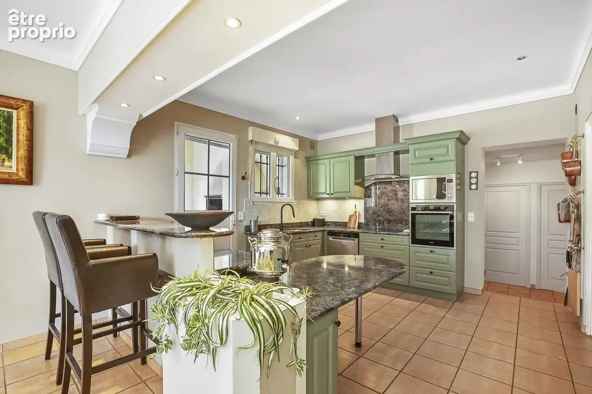 Proche Lorgues - Magnifique propriété de 218 m² + Appartement indépendant -Terrain de 8000m² - photo 5