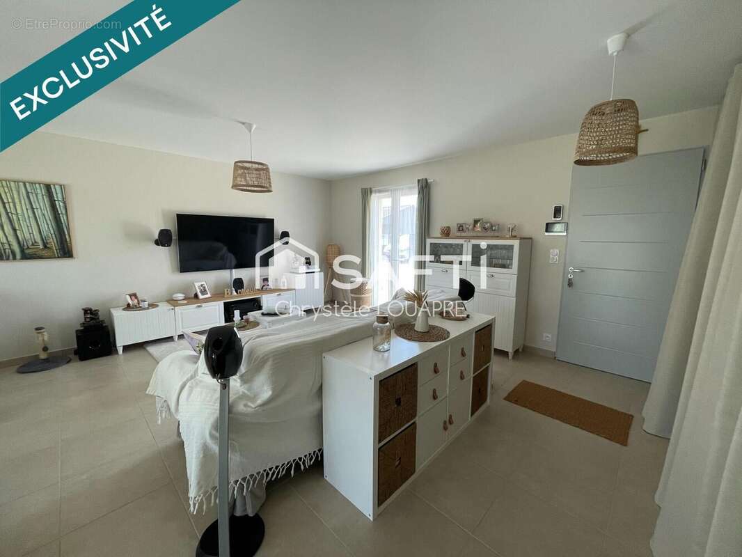 Photo 2 - Maison à SURGERES