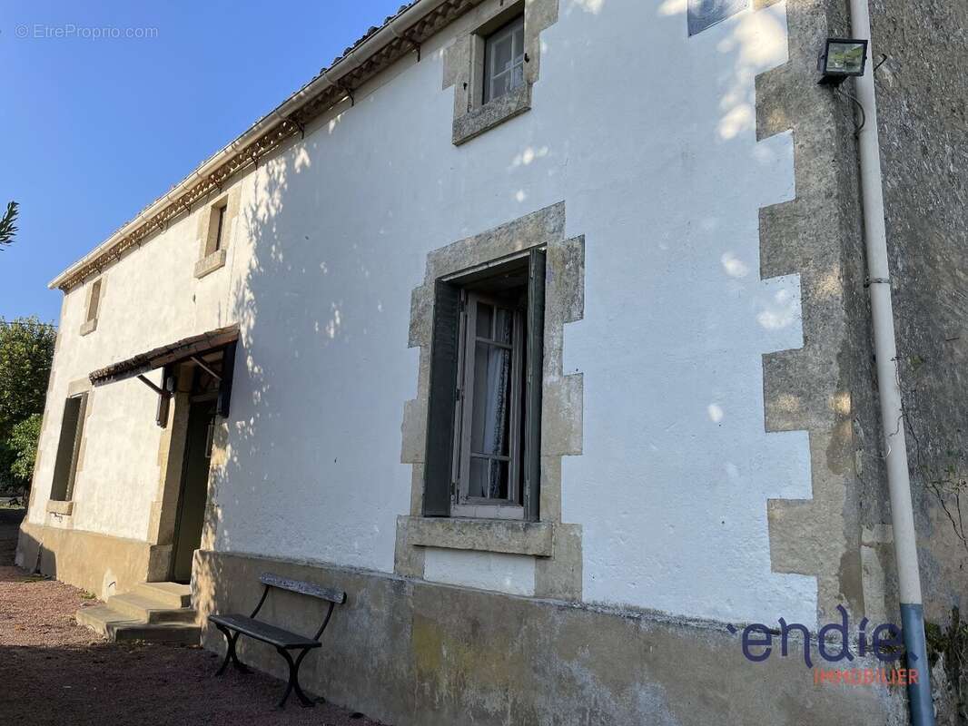 Maison à MARNES